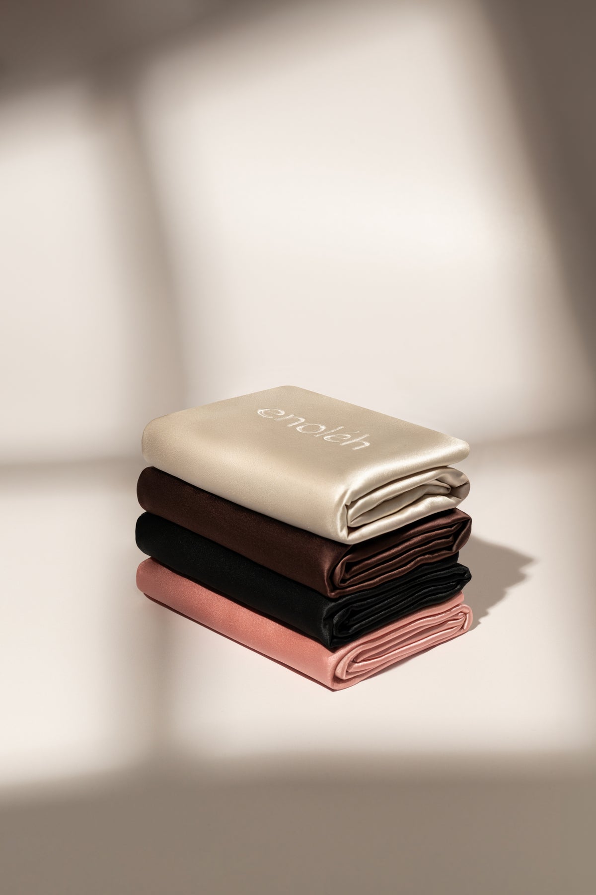 Because your hair and skin deserve luxury, even while you sleep.