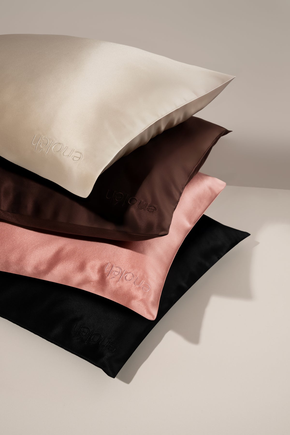 Enoléh Céleste 22 Momme Mulberry Silk Pillowcase